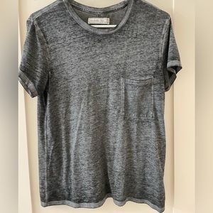 Women's Abercrombie and Fitch grey t-shirt